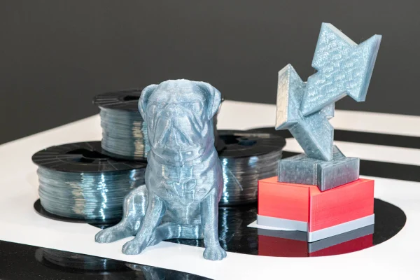 Recyklovany Material Trofej A Pes
